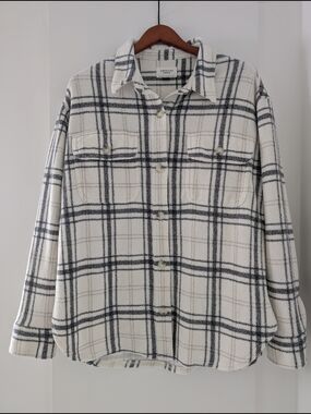 American Eagle Women’s M White & Black Plaid Shacket Oversized Jacket